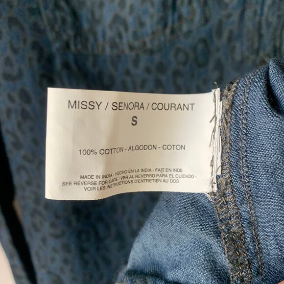 Code Bleu Long Sleeve Button Up Shirt Leopard Animal Print Pockets Size Small - Picture 10 of 10